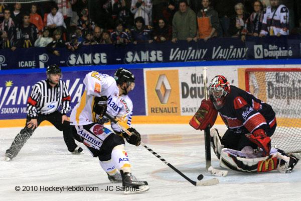 Grenoble  2 - 3 Rouen