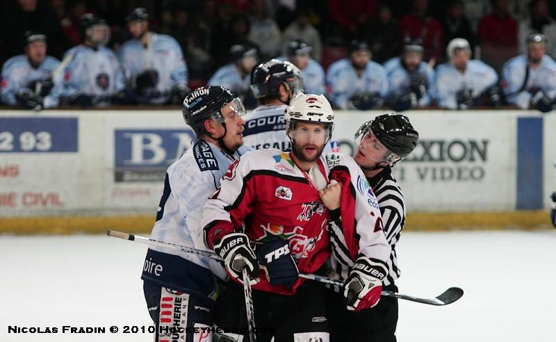 Briançon  2 - 4 Angers 