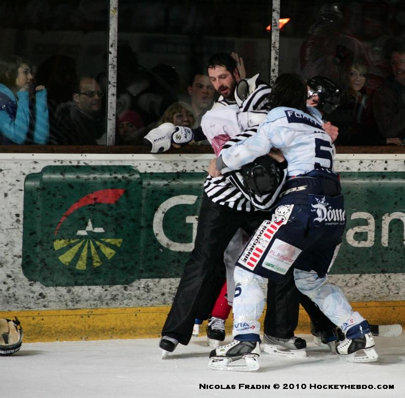 Briançon  2 - 4 Angers 