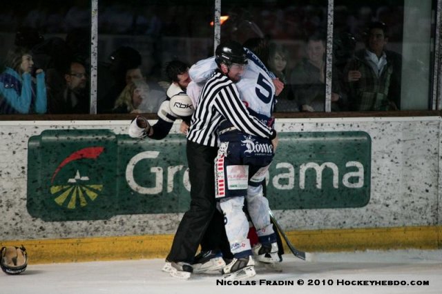 Photo hockey match Briançon  - Angers  le 03/04/2010