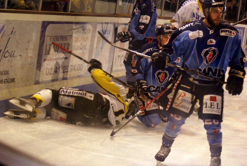Angers  2 - 4 Rouen
