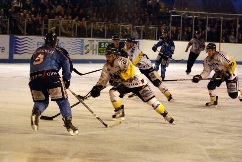 Angers  2 - 4 Rouen