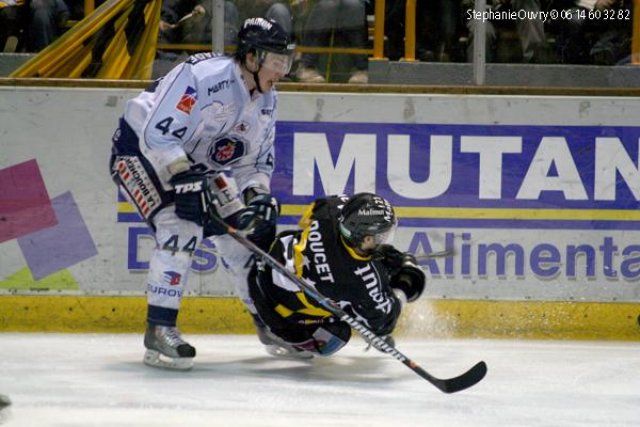 Photo hockey match Rouen - Angers  le 13/04/2010
