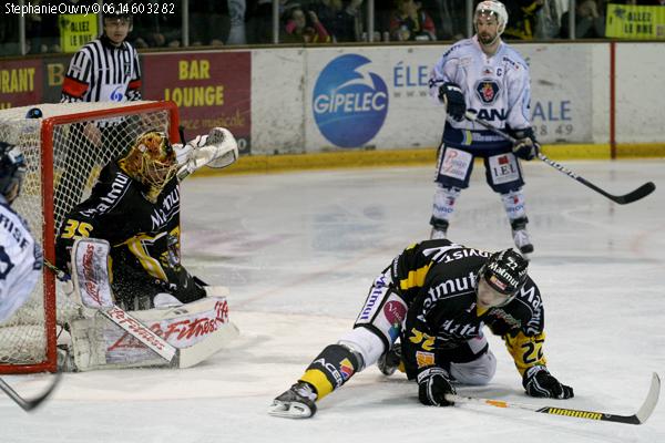 Rouen 4 - 2 Angers 