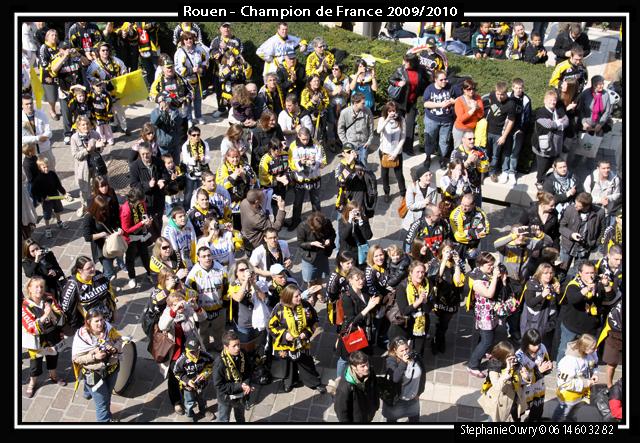 Les Rouennais fêtent leurs héros — Reportage