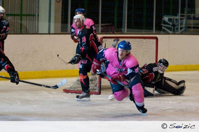 Photo hockey match La Roche-sur-Yon - Paris (FV) le 01/05/2010