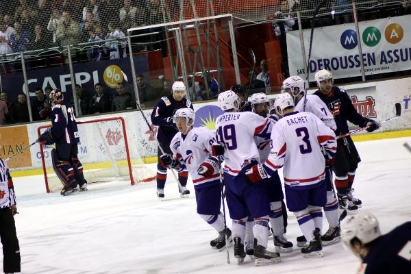 Hockey : France - USA / Une bonne mise en jambes — Reportage