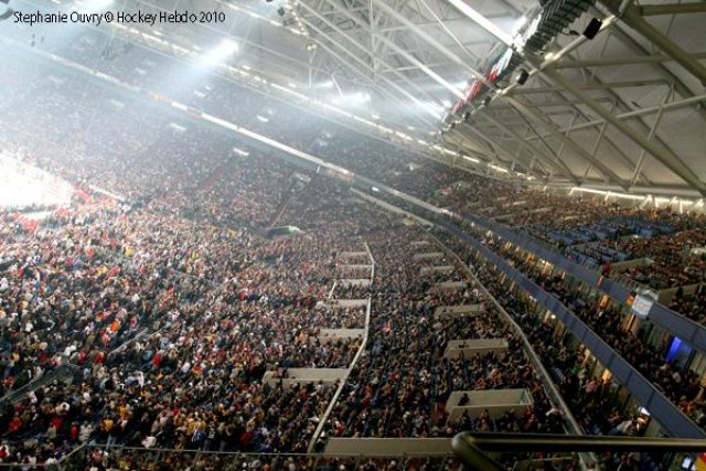 Photo hockey reportage Hockey Mondial 10 : 77 803 !!