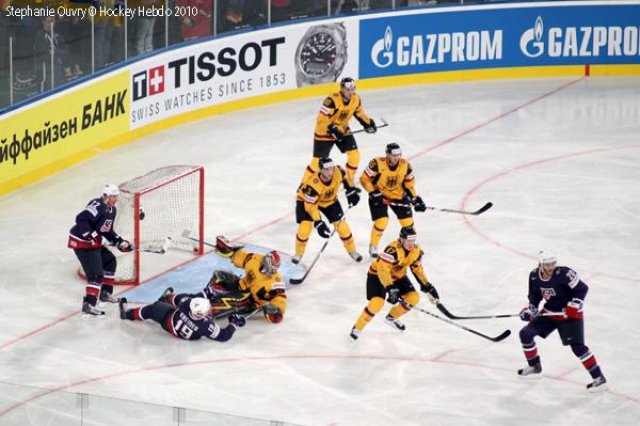 Photo hockey reportage Hockey Mondial 10 : 77 803 !!