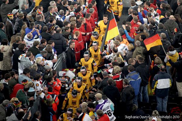 Hockey Mondial 10 : 77 803 !! — Reportage