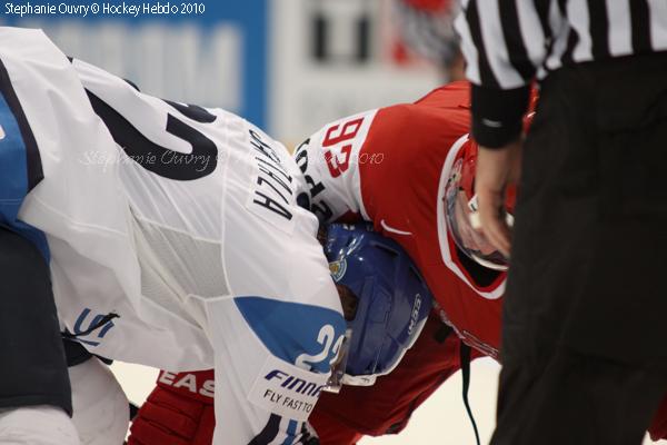 Hockey Mondial 10 : Ca passe au rouge — Reportage