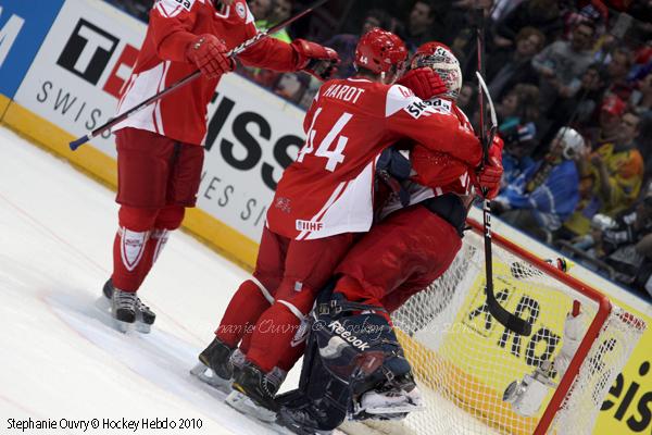 Hockey Mondial 10 : Ca passe au rouge — Reportage