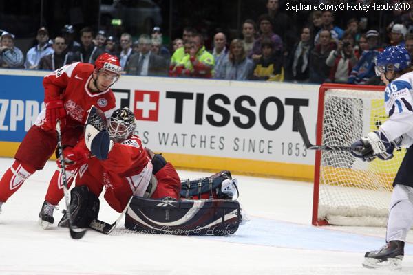 Hockey Mondial 10 : Ca passe au rouge — Reportage