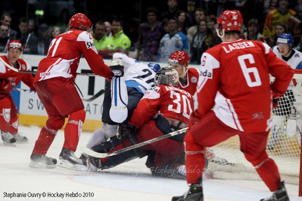 Hockey Mondial 10 : Ca passe au rouge — Reportage