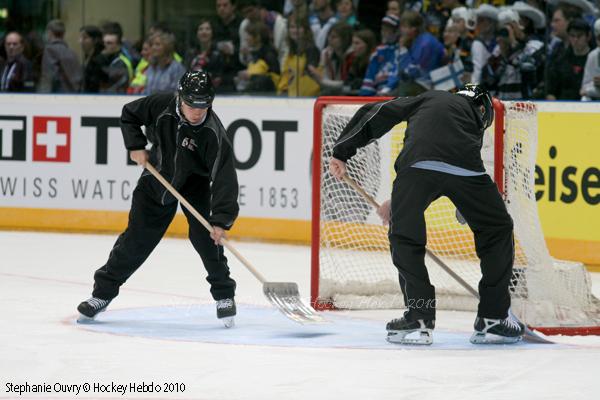 Hockey Mondial 10 : Ca passe au rouge — Reportage