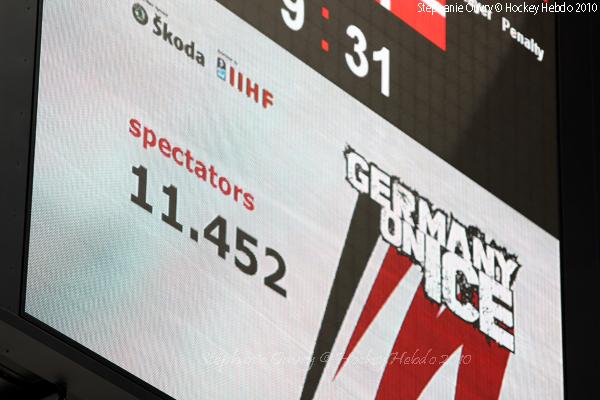 Hockey Mondial 10 : Ca passe au rouge — Reportage
