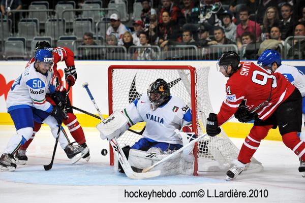 Hockey Mondial 10 : Le Canada facile — Reportage