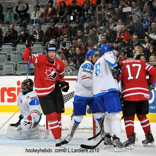 Hockey Mondial 10 : Le Canada facile — Reportage
