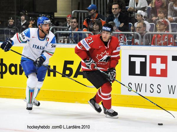Hockey Mondial 10 : Le Canada facile — Reportage