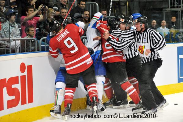 Hockey Mondial 10 : Le Canada facile — Reportage