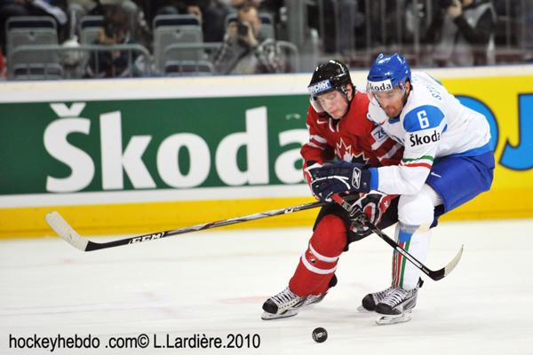 Hockey Mondial 10 : Le Canada facile — Reportage