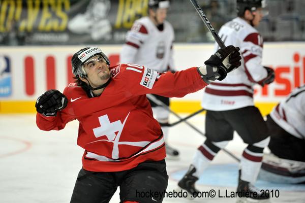 Hockey Mondial 10 : La Suisse se fait peur — Reportage