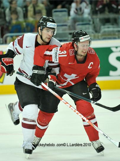 Hockey Mondial 10 : La Suisse se fait peur — Reportage