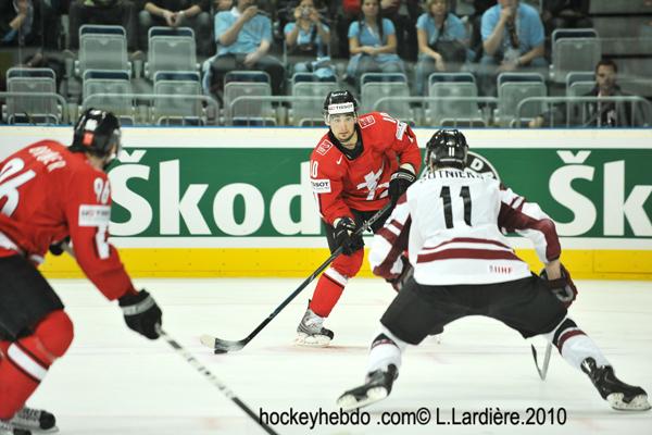 Hockey Mondial 10 : La Suisse se fait peur — Reportage