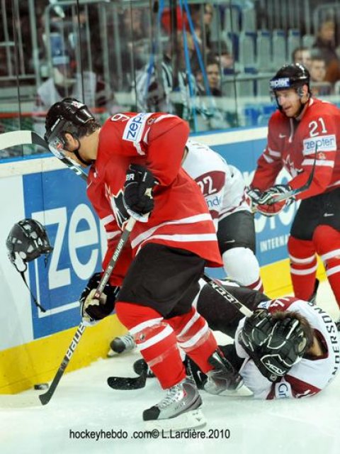 Photo hockey reportage Hockey mondial 10: Le Canada s'envole