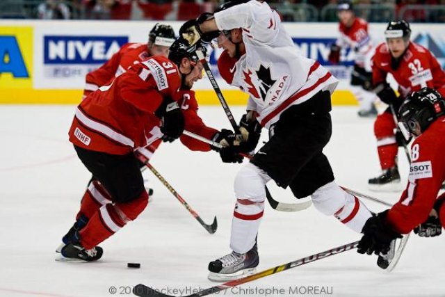 Photo hockey reportage Hockey mondial 10: Le Canada écrasé