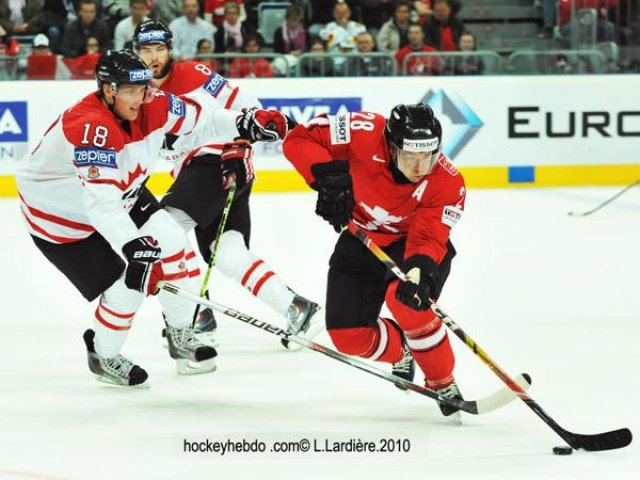Photo hockey reportage Hockey mondial 10: Le Canada écrasé