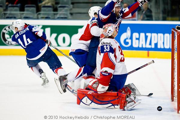 Hockey mondial 10: La France battue — Reportage