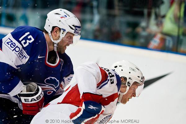 Hockey mondial 10: La France battue — Reportage