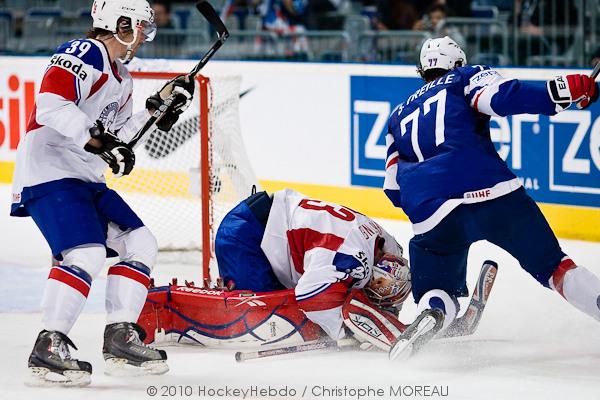 Hockey mondial 10: La France battue — Reportage