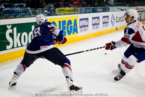 Hockey mondial 10: La France battue — Reportage