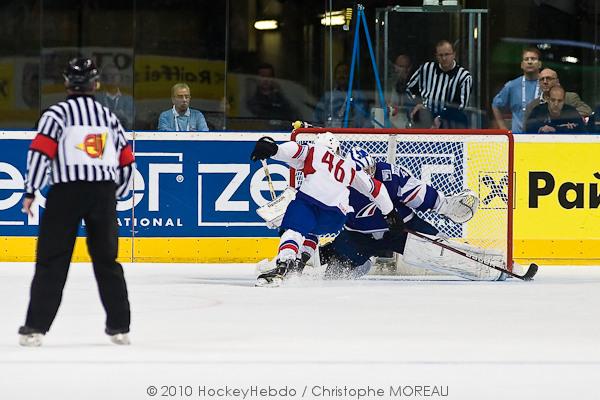 Hockey mondial 10: La France battue — Reportage