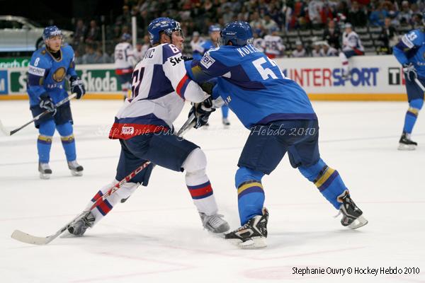 Hockey Mondial 10 : La Russie en force — Reportage