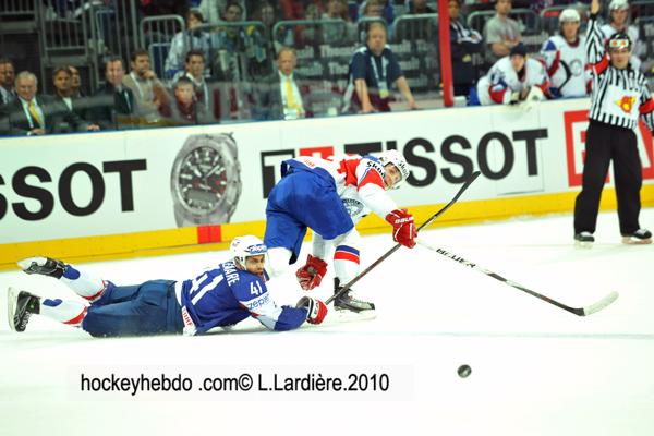 Hockey mondial 10: La France battue — Reportage