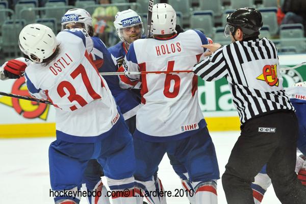 Hockey mondial 10: La France battue — Reportage