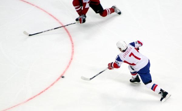  Hockey Mondial 10: Le Canada déroule — Reportage