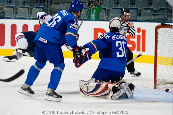 Hockey Mondial 10: La France bat l'Italie — Reportage