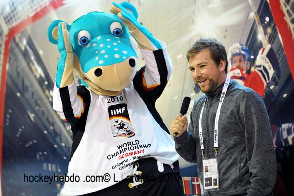 Hockey Mondial 10: La France bat l'Italie — Reportage