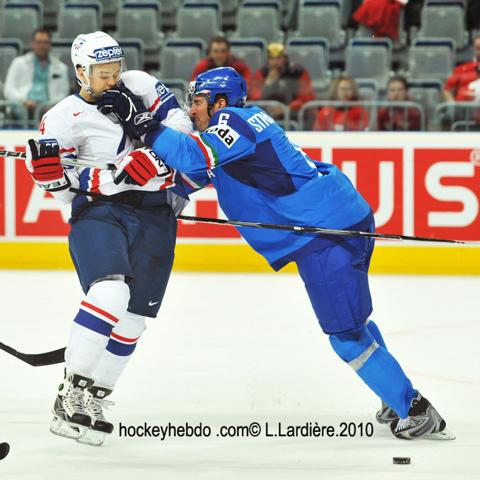 Hockey Mondial 10: La France bat l'Italie — Reportage