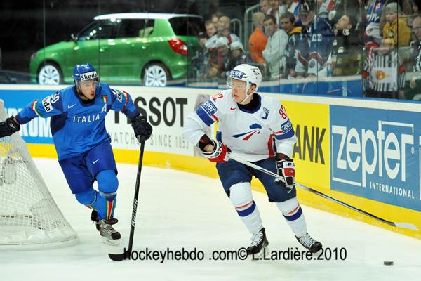 Hockey Mondial 10: La France bat l'Italie — Reportage