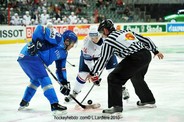 Hockey Mondial 10: La France bat l'Italie — Reportage
