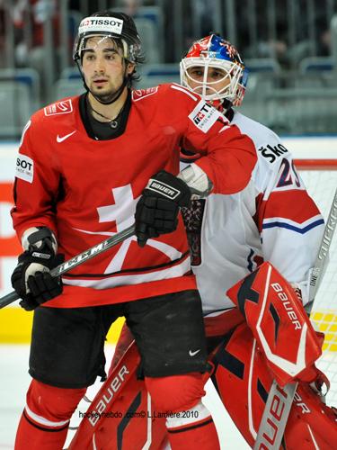 Hockey mondial 10: La Suisse invaincue — Reportage