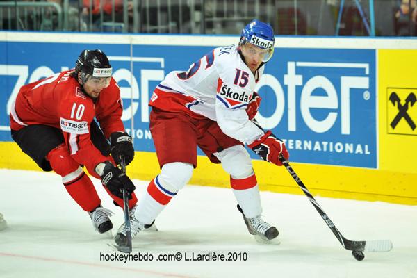 Hockey mondial 10: La Suisse invaincue — Reportage