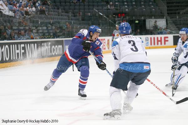 Hockey Mondial 10 : La Finlande d'attaque — Reportage