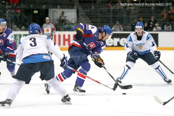 Hockey Mondial 10 : La Finlande d'attaque — Reportage