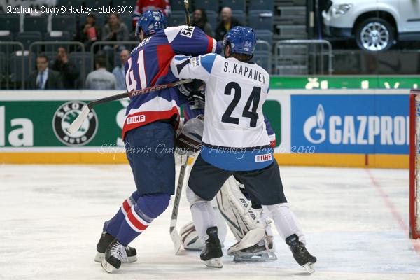 Hockey Mondial 10 : La Finlande d'attaque — Reportage